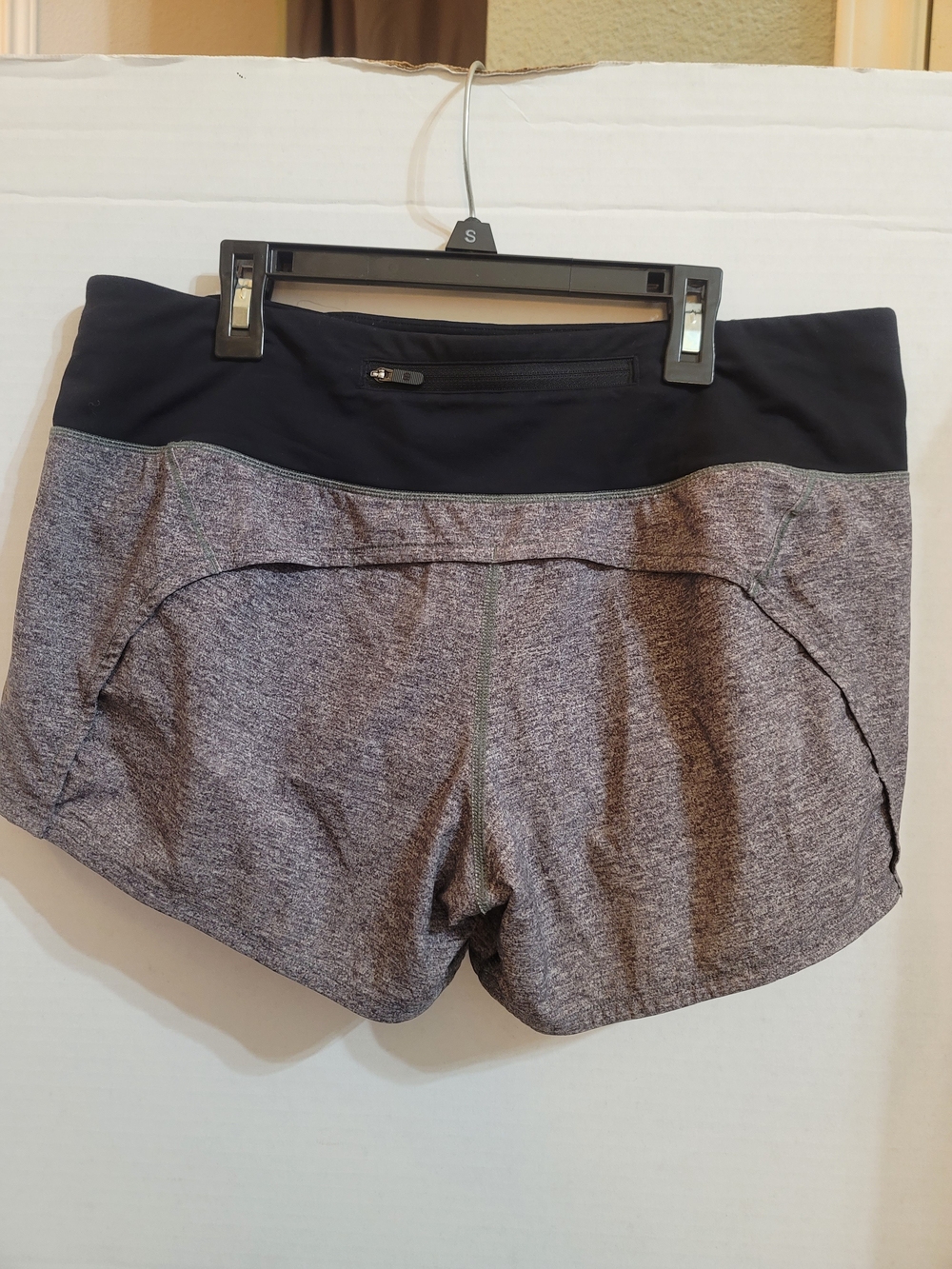 Lululemon Speed Shorts Black/Gray Active Running Shorts with Back Zip Pocket Sz8